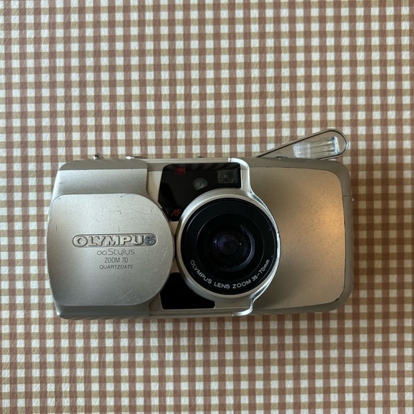 Olympus Infinity Stylus Zoom 70 35mm Camera. Made in JAPAN not working